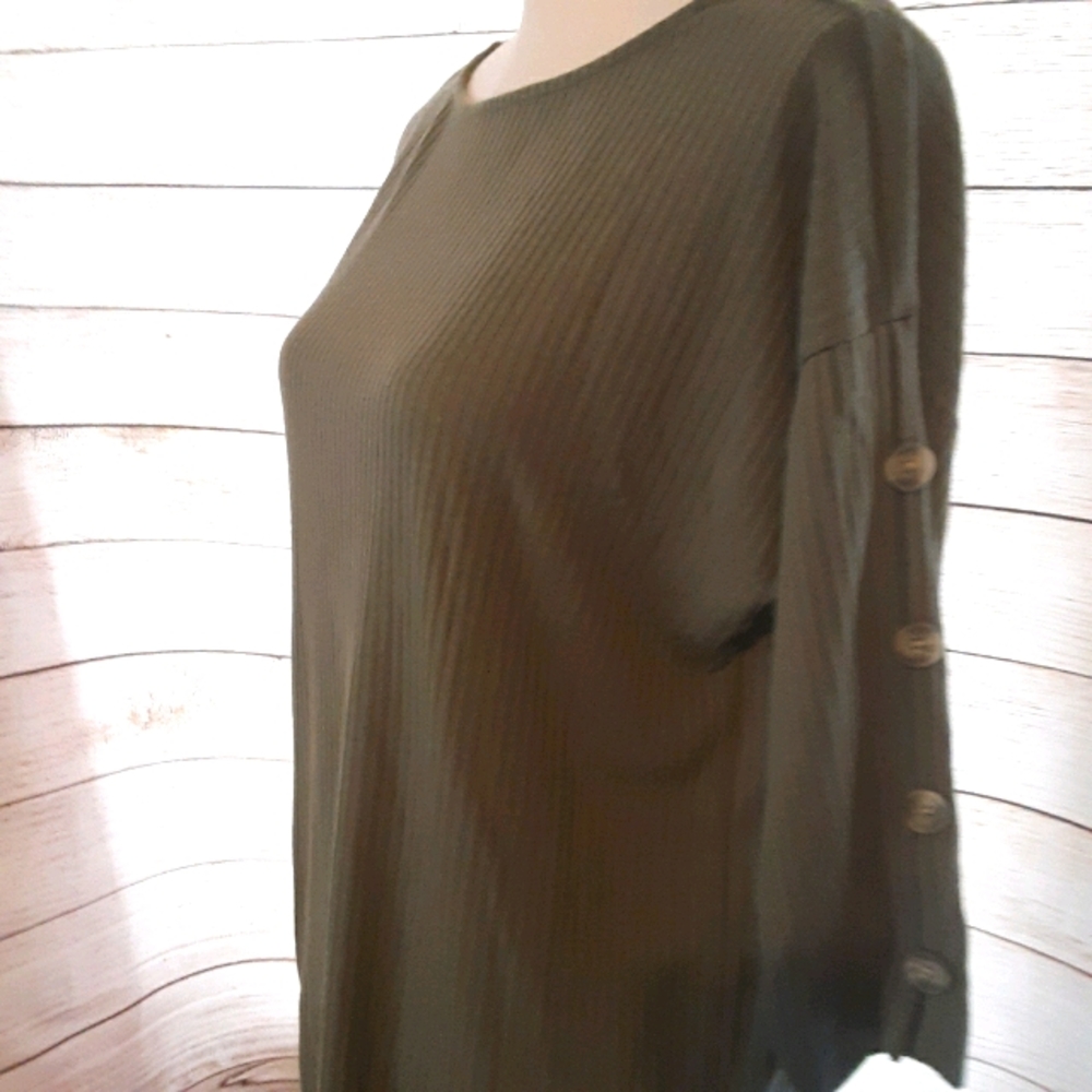 Loft Outlet Sage Ribbed Button Slv Top
